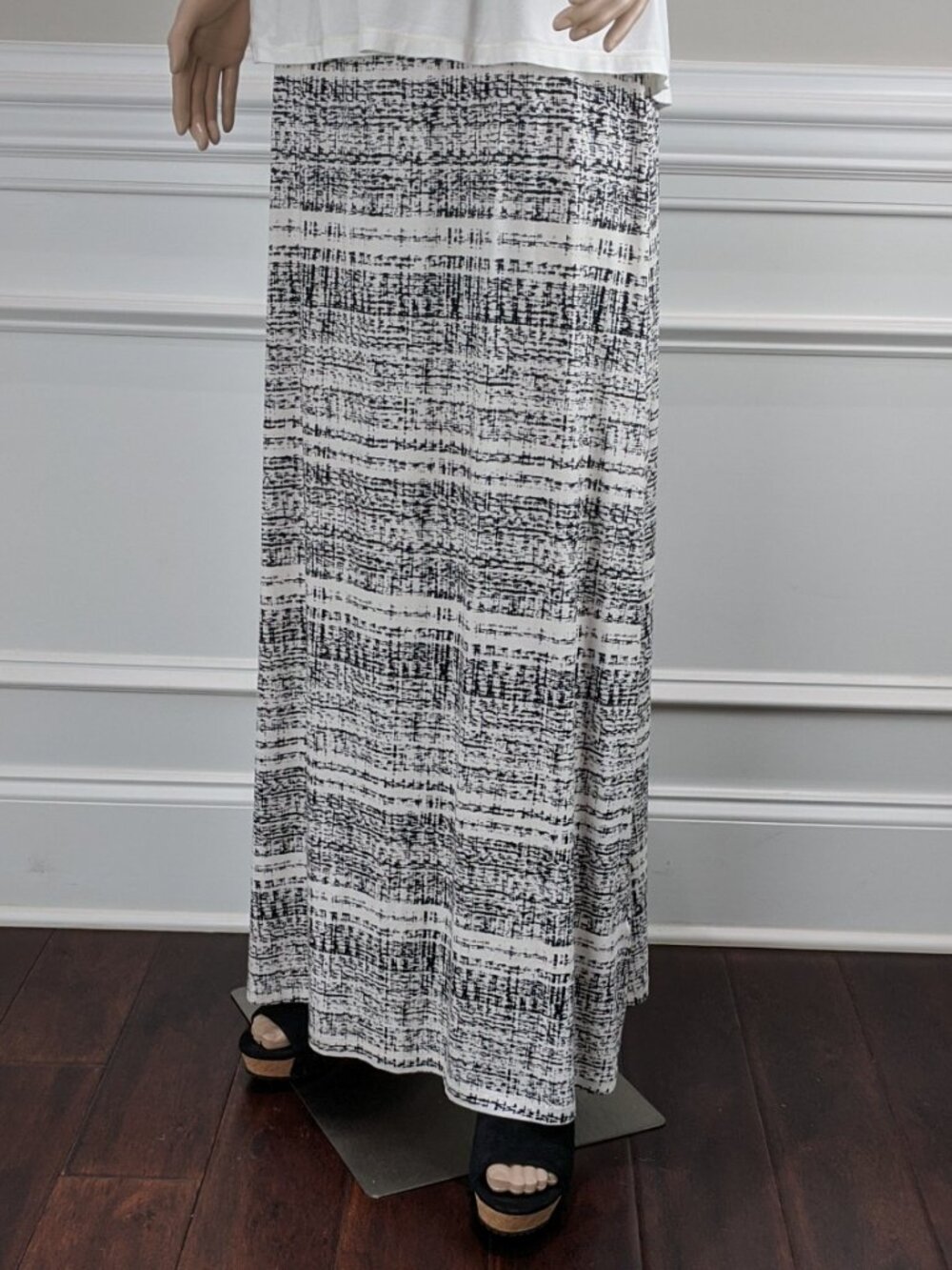 CYNTHIA ROWLEY Black and White Graphic Print Foldover Maxi Skirt Size Small